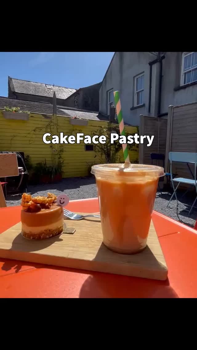Your Moment of Yum
Your Moment of Spiel
#YourMomentOfYum #YourMomentOfSpiel #Kilkenny #Ireland #PopGoesTheCheeseCake #Cheesecake #IcedChaiLatte #ChaiLatte #TreatYoSelf #TreatMyself #Café #Yum 
CakeFace Pastry