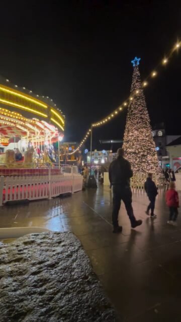 Your Moment of Christmas
Your Moment of Spiel
#YourMomentOfChristmas #YourMomentOfSpiel #Kilkenny #KilkennyCastle #Parade #KilkennyYuleFest #Carousel #Ireland #Christmas #Xmas 
@kilkennyyulefest