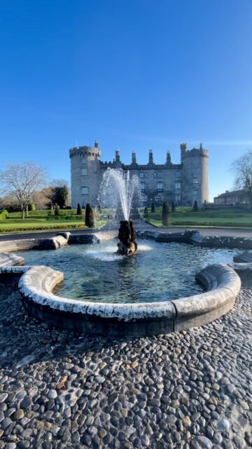 Your Moment of Zen
Your Moment of Spiel
#YourMomentOfZen #YourMomentOfSpiel #KilkennyCastle #Kilkenny #Ireland #Zen #Fountain #BlueSkies #MrBlueSky #Castle