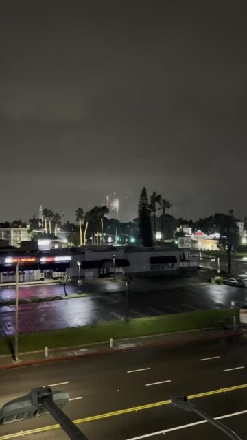 Happy New Year to all of our followers!
We hope 2026 is awesome!
#YourMomentOfFireworks
#YourMomentOfSpiel
#Fireworks #HappyNewYear #2026 #KnottsBerryFarm #BuenaPark #California