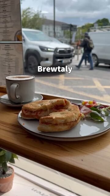 Your Moment of Yum
Your Moment of Spiel
#YourMomentOfYum #YourMomentOfSpiel #Kilkenny #Ireland #PizzaMelt #Pizza #Melt #ChaiLatte #TreatYoSelf #TreatMyself #Café #Yum 
Brewtaly
