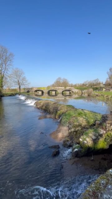 Your Moment of Zen
Your Moment of Spiel
#YourMomentOfZen #YourMomentOfSpiel #Kells #Kilkenny #CountyKilkenny #KellsBridge #KingsRiver #ASMR #Water #Birds #Zen #River #MindfulMoments #DiscoverIreland