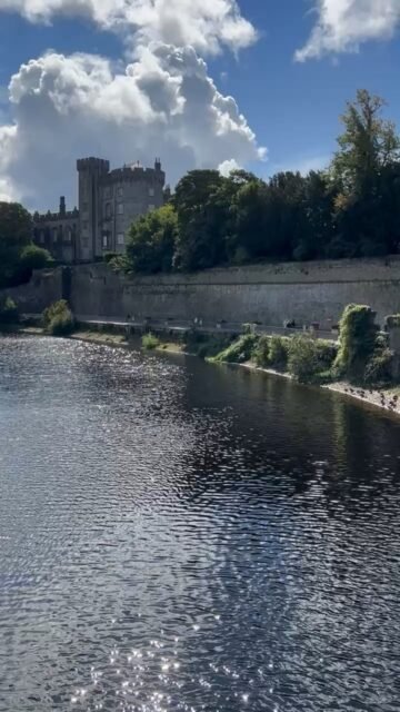 Your Moment of Zen
Your Moment of Spiel
#YourMomentOfZen #YourMomentOfSpiel #KilkennyCastle #Kilkenny #RiverNore #Ireland #Zen #Clouds #FluffyClouds #MindfulMoments #DiscoverKilkenny