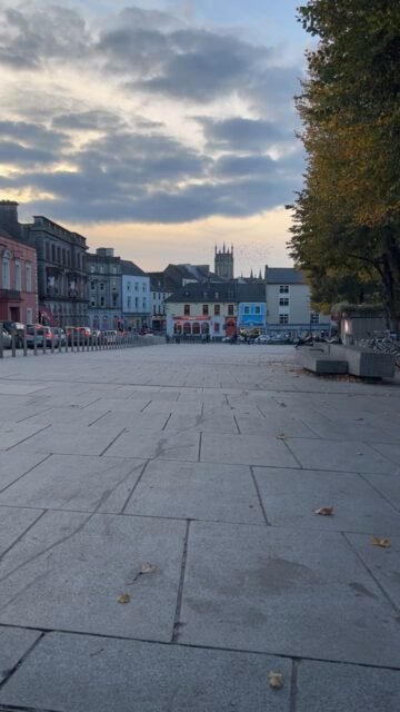 Your Moment of Zen
Your Moment of Spiel
#YourMomentOfZen #YourMomentOfSpiel #TheParade #Kilkenny #Ireland #Sunset #Autumn #Zen #MindfulMoments #DiscoverIreland