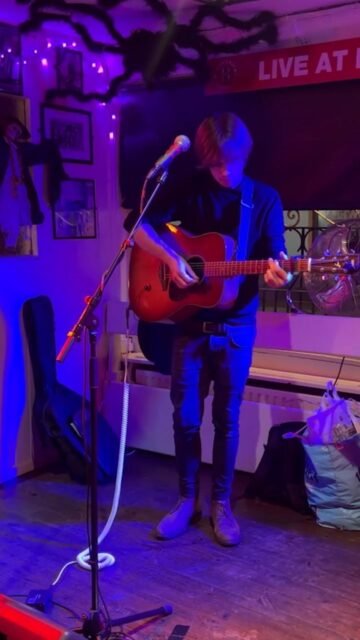 Your Moment of Craic
Your Moment of Live Music
Your Moment of Spiel
#YourMomentOfCraic #YourMomentOfLiveMusic #YourMomentOfSpiel #Craic #Music #LiveMusic #Kilkenny #Ireland #RyansKilkenny #FionnÓhArgáin #TheBand #TheWeight
Ryan's Bar 
@ryansbarkk 
Fionn O'Hargain 
@oh_fionn