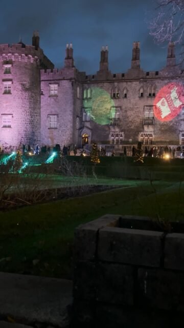 Your Moment of Christmas
Your Moment of Spiel
#YourMomentOfChristmas #YourMomentOfSpiel #Kilkenny #KilkennyCastle #KilkennyYuleFest #YulefestRoseGardenLightUp #Ireland #Christmas #Xmas #frostythesnowman 
Yulefest Kilkenny