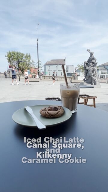 Your Moment of Yum
Your Moment of Spiel
#CanalSquare #Kilkenny #Ireland #WildTails #IcedChaiLatte #ChaiLatte #CaramelCookie #Café #Yum #YourMomentOfYum #YourMomentOfSpiel 
Wild Tails - @wildtails.co