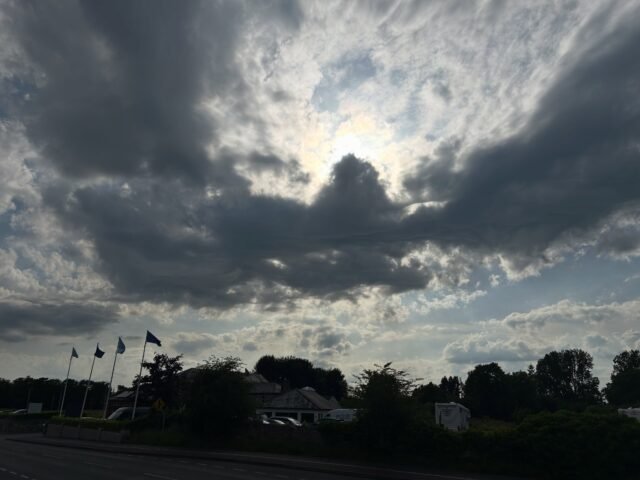 I saw these amazing clouds yesterday when walking by @orchardhousebar. 

What do they look like to you?🤔🌤️❓

Your Moment of Clouds
Your Moment of Spiel
#YourMomentOfClouds
#YourMomentOfSpiel